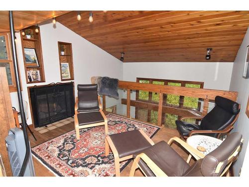 2535 7 Avenue Nw, Calgary, AB - Indoor With Fireplace