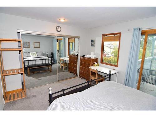 2535 7 Avenue Nw, Calgary, AB - Indoor Photo Showing Bedroom