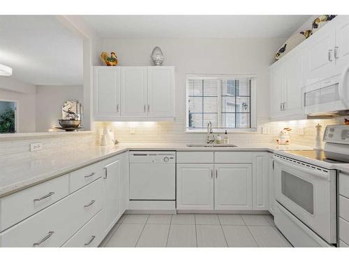 303 Patterson View Sw, Calgary, AB - Indoor Photo Showing Kitchen