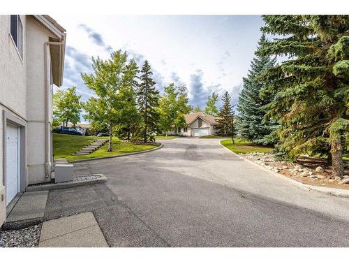 303 Patterson View Sw, Calgary, AB - Outdoor