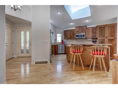 355 New Brighton Place Se, Calgary, AB - Indoor Photo Showing Kitchen