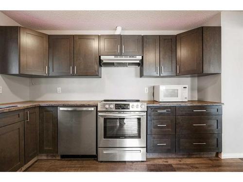 7 Templeson Road Ne, Calgary, AB - Indoor Photo Showing Kitchen