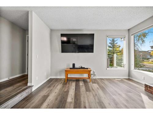 7 Templeson Road Ne, Calgary, AB - Indoor Photo Showing Other Room