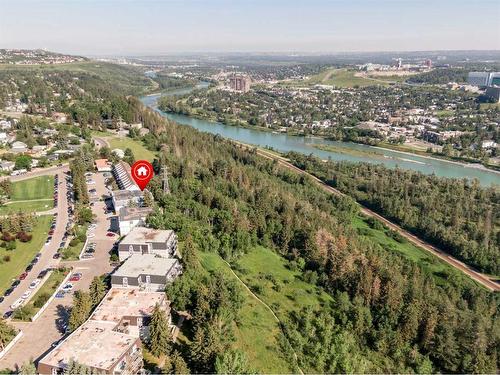 202-312 Cedar Crescent Sw, Calgary, AB - Outdoor With View