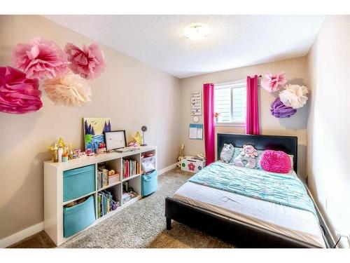 1362 Bayside Drive Sw, Airdrie, AB - Indoor Photo Showing Bedroom