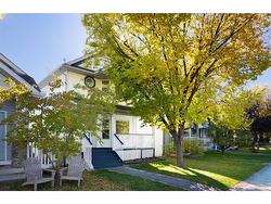 225 Mt Allan Circle SE Calgary, AB T2Z 2S2