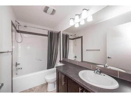 431 Redstone View Ne, Calgary, AB - Indoor Photo Showing Bathroom