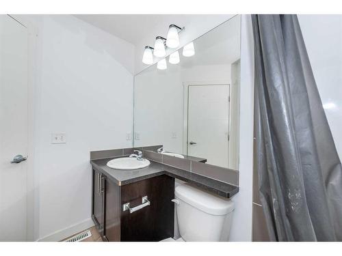 431 Redstone View Ne, Calgary, AB - Indoor Photo Showing Bathroom