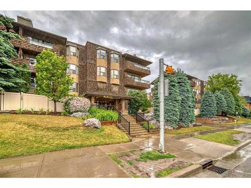 105-3719B 49 Street Nw, Calgary, AB - Outdoor