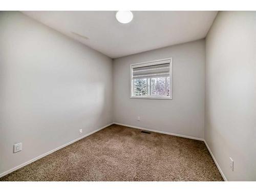 247 Lakeview Cove, Chestermere, AB - Indoor Photo Showing Other Room