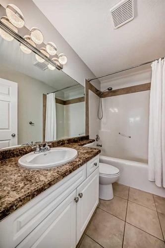 247 Lakeview Cove, Chestermere, AB - Indoor Photo Showing Bathroom