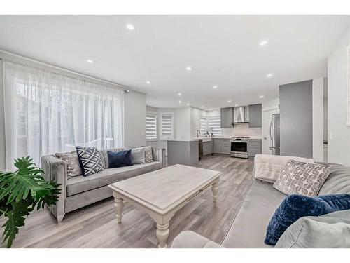 247 Lakeview Cove, Chestermere, AB - Indoor Photo Showing Living Room