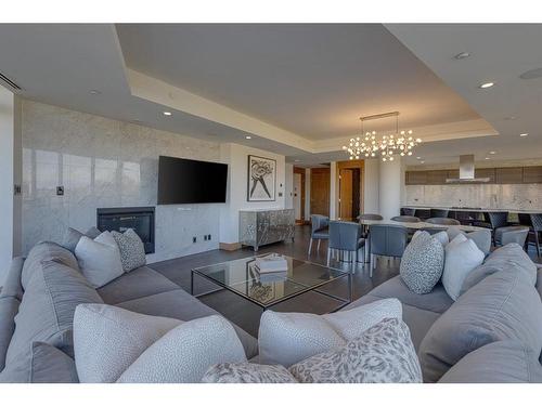 412-738 1 Avenue Sw, Calgary, AB - Indoor Photo Showing Living Room