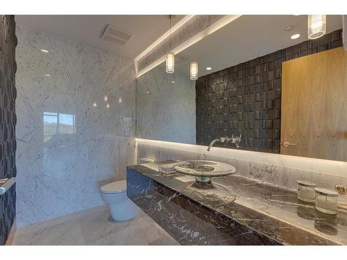 412-738 1 Avenue Sw, Calgary, AB - Indoor Photo Showing Bathroom