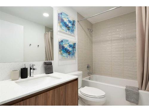 206-327 9A Street Nw, Calgary, AB - Indoor Photo Showing Bathroom