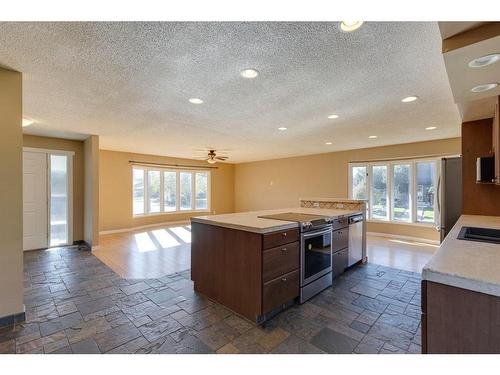 128 Deer Side Place Se, Calgary, AB - Indoor Photo Showing Kitchen