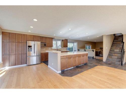 128 Deer Side Place Se, Calgary, AB - Indoor Photo Showing Kitchen