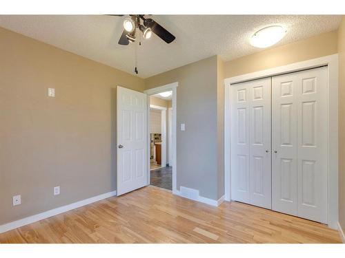 128 Deer Side Place Se, Calgary, AB - Indoor Photo Showing Other Room