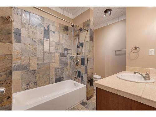 128 Deer Side Place Se, Calgary, AB - Indoor Photo Showing Bathroom