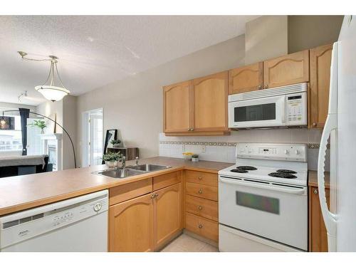 5412-14645 6 Street Sw, Calgary, AB - Indoor Photo Showing Kitchen With Double Sink