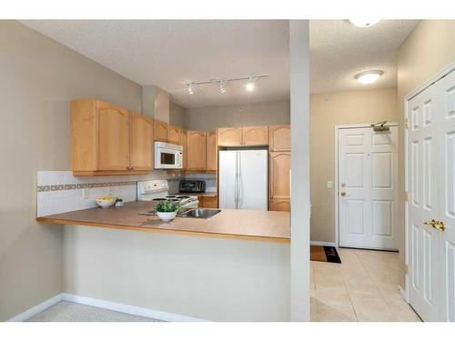 5412-14645 6 Street Sw, Calgary, AB - Indoor Photo Showing Kitchen