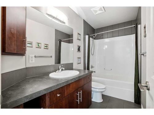 117 Kincora Place Nw, Calgary, AB - Indoor Photo Showing Bathroom