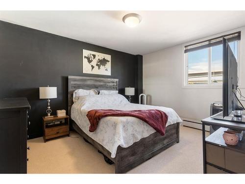 304-2020 11 Avenue Sw, Calgary, AB - Indoor Photo Showing Bedroom