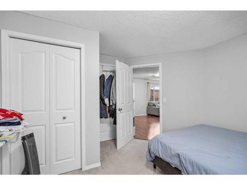 91 Taralea Crescent Ne, Calgary, AB - Indoor Photo Showing Bedroom