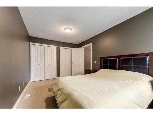 21-6915 Ranchview Drive Nw, Calgary, AB - Indoor Photo Showing Bedroom