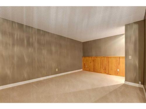 21-6915 Ranchview Drive Nw, Calgary, AB - Indoor Photo Showing Other Room