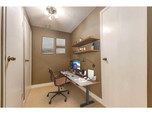 21-6915 Ranchview Drive Nw, Calgary, AB - Indoor Photo Showing Office