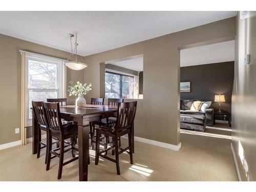 21-6915 Ranchview Drive Nw, Calgary, AB - Indoor Photo Showing Dining Room