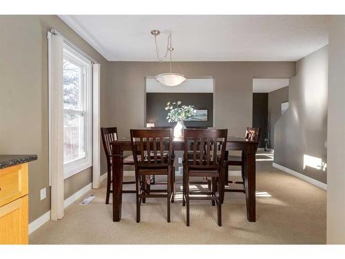 21-6915 Ranchview Drive Nw, Calgary, AB - Indoor Photo Showing Dining Room