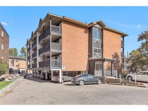 402-104 24 Avenue Sw, Calgary, AB - Outdoor With Balcony