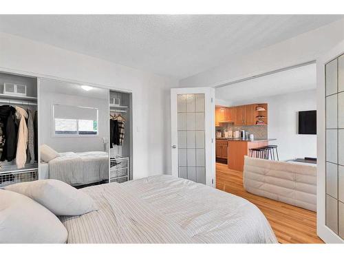 402-104 24 Avenue Sw, Calgary, AB - Indoor Photo Showing Bedroom