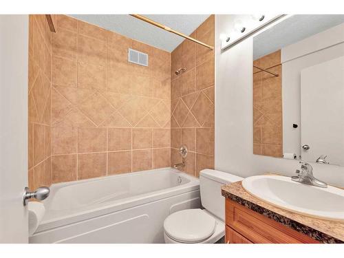 402-104 24 Avenue Sw, Calgary, AB - Indoor Photo Showing Bathroom