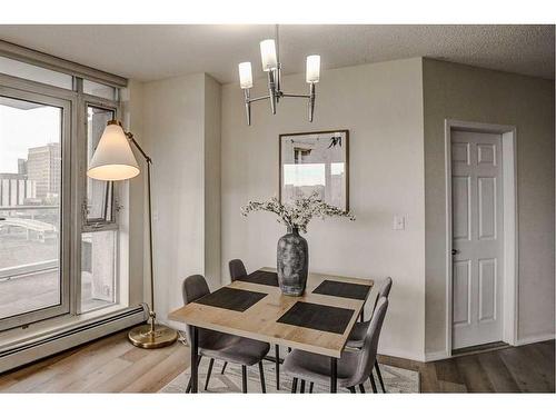 504-325 3 Street Se, Calgary, AB - Indoor Photo Showing Dining Room