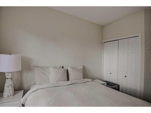 504-325 3 Street Se, Calgary, AB - Indoor Photo Showing Bedroom