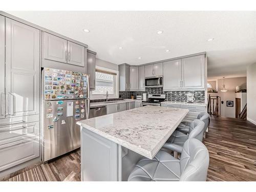 68 Citadel Pass Crescent Nw, Calgary, AB - Indoor Photo Showing Kitchen With Upgraded Kitchen