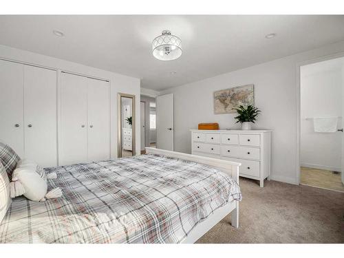 91 Midglen Way Se, Calgary, AB - Indoor Photo Showing Bedroom