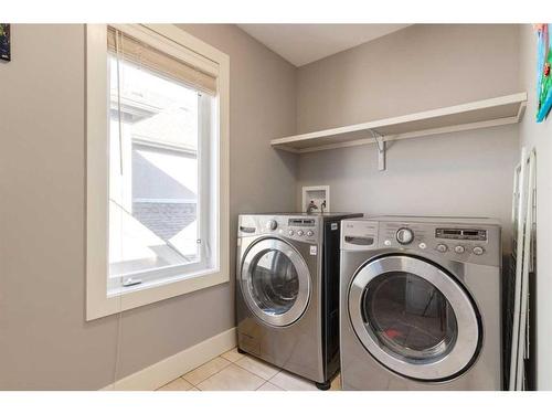 19 Mahogany Rise Se, Calgary, AB - Indoor Photo Showing Laundry Room