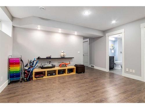 19 Mahogany Rise Se, Calgary, AB - Indoor Photo Showing Other Room