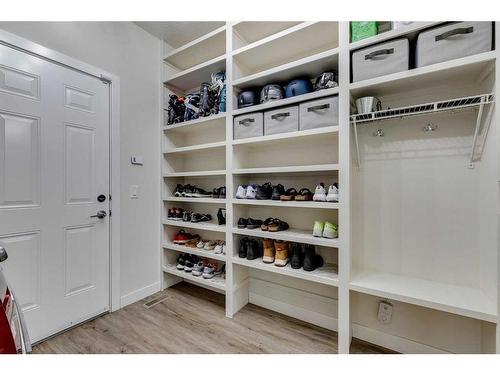 530 Tuscany Ravine Road Nw, Calgary, AB - Indoor With Storage