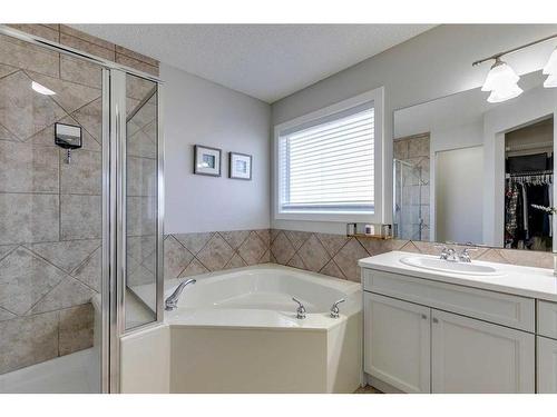 530 Tuscany Ravine Road Nw, Calgary, AB - Indoor Photo Showing Bathroom