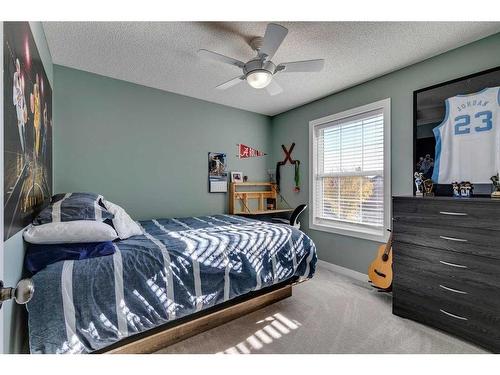 530 Tuscany Ravine Road Nw, Calgary, AB - Indoor Photo Showing Bedroom