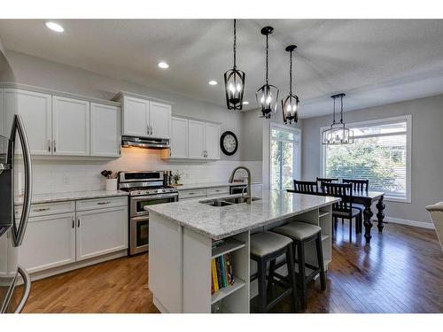 530 Tuscany Ravine Road Nw, Calgary, AB - Indoor Photo Showing Kitchen With Upgraded Kitchen