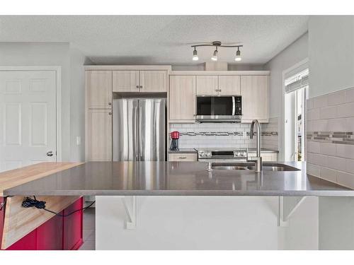 205 Cityscape Court, Calgary, AB - Indoor Photo Showing Kitchen