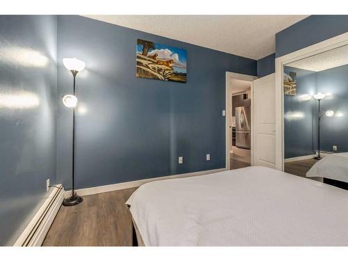 707-111 14 Avenue Se, Calgary, AB - Indoor Photo Showing Bedroom