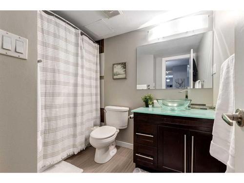 707-111 14 Avenue Se, Calgary, AB - Indoor Photo Showing Bathroom