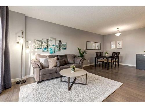 707-111 14 Avenue Se, Calgary, AB - Indoor Photo Showing Living Room